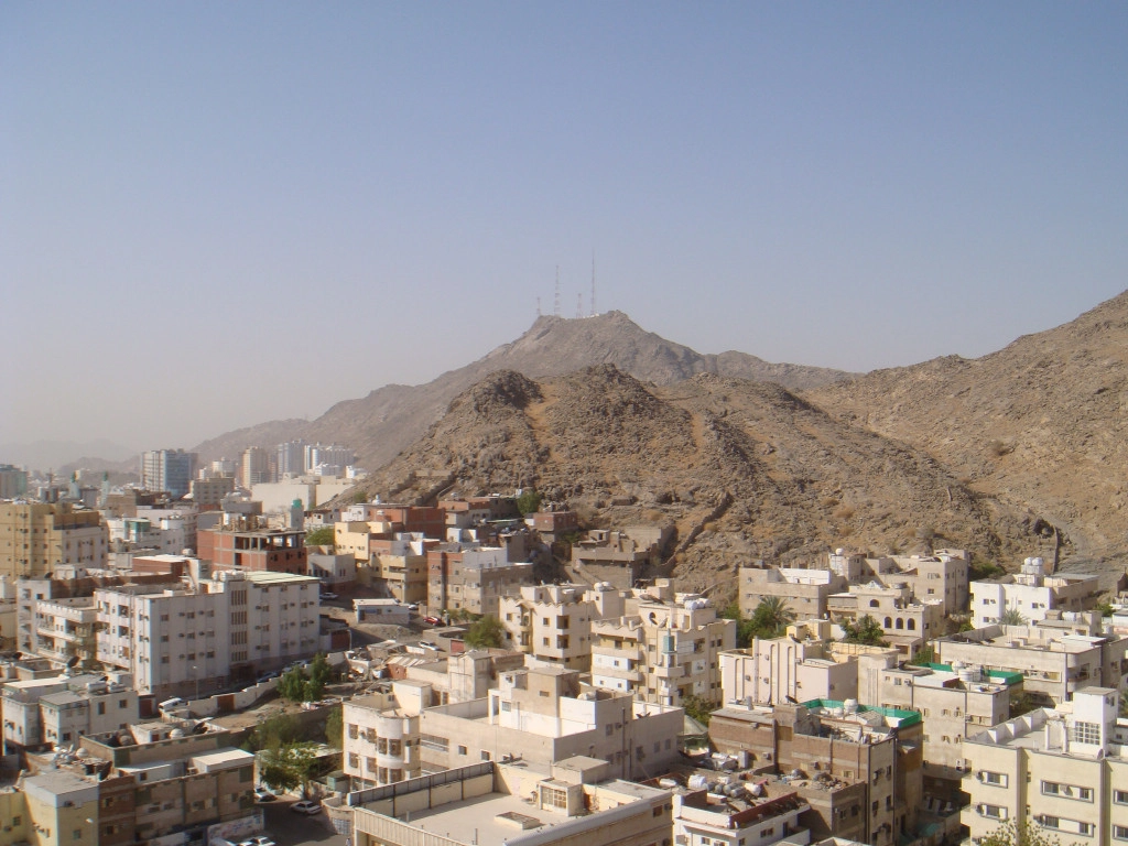 Downtown_Makkah_Azizia.jpg