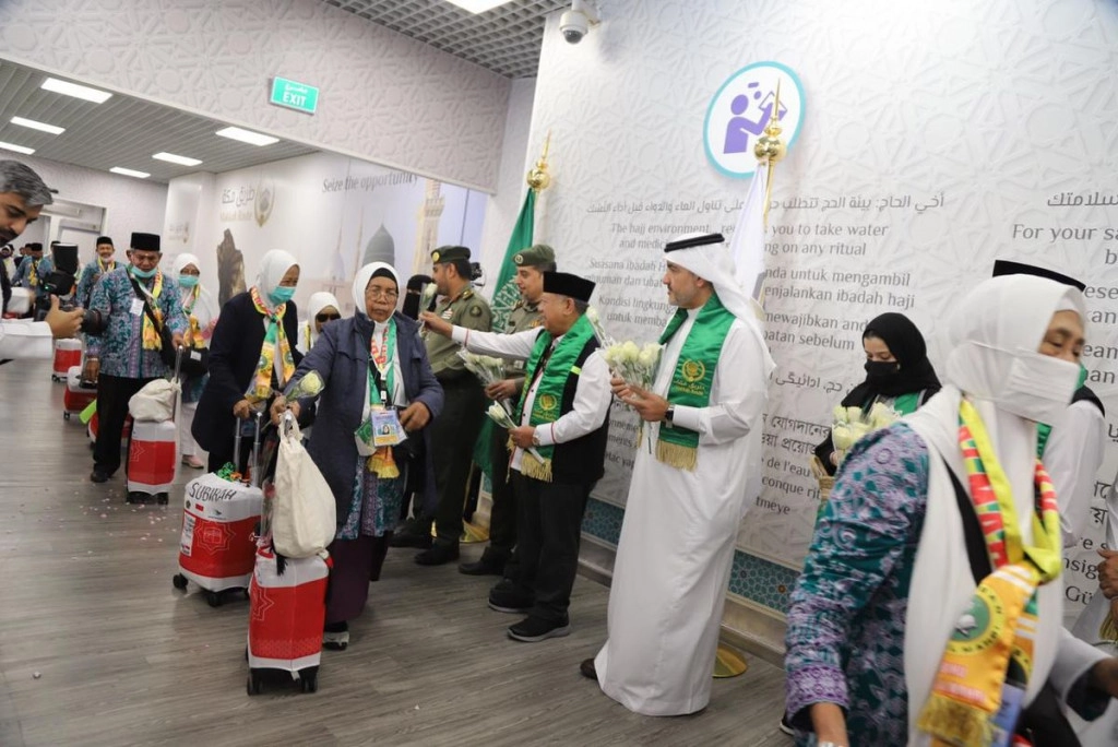 jemaah-haji-indonesia-di-madinah.jpeg