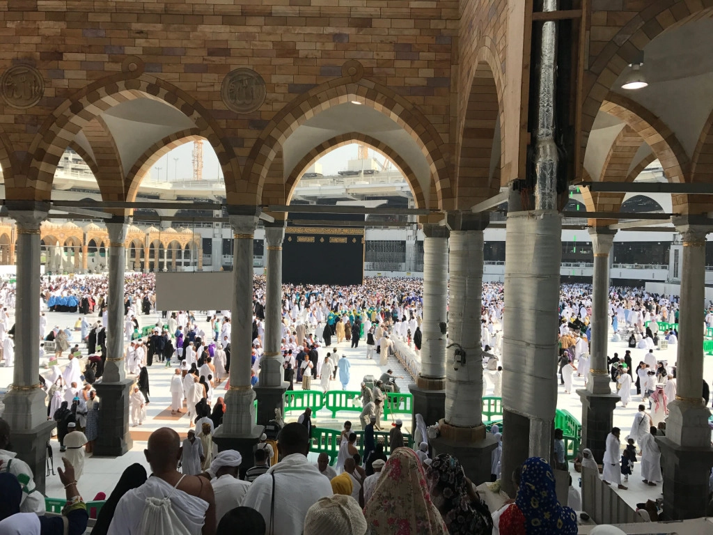 Masjid-Al-Haram-Terrace-Overlooking-Kaaba-in-Mecca.jpg
