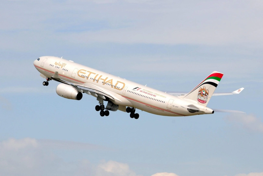 Etihad-Airways_dreamstime_xl_41055912.jpg