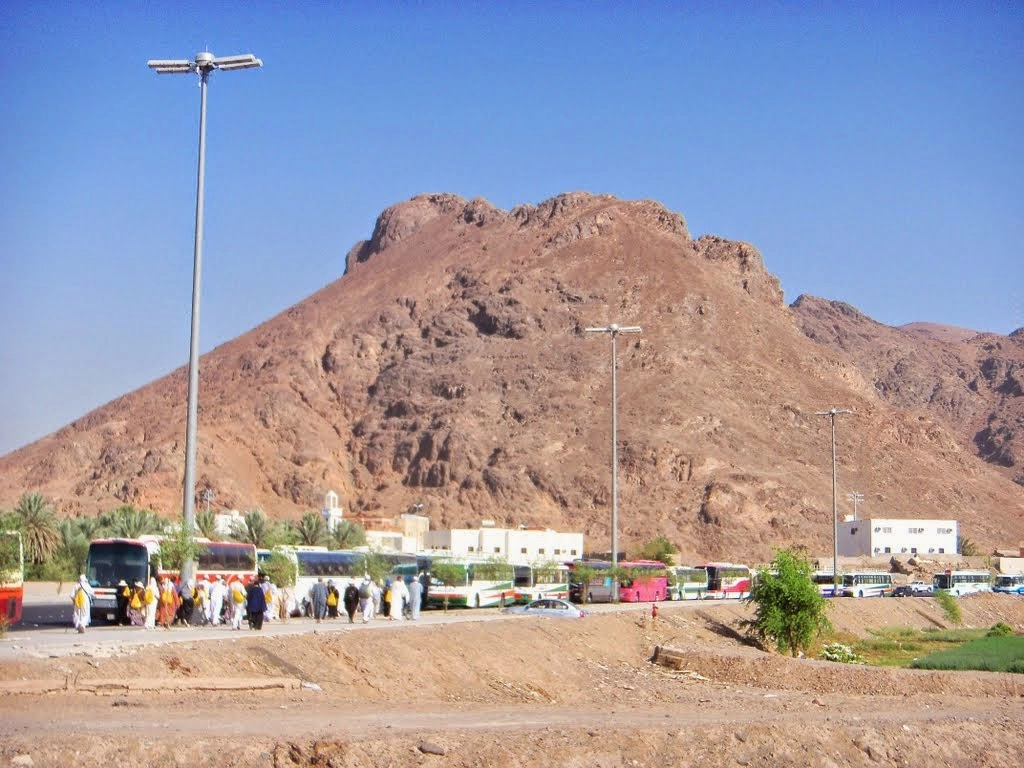 mengulik-tentang-kisah-jabal-uhud.jpg